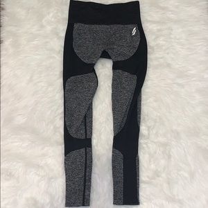 Small Contouring Leggings Size Small